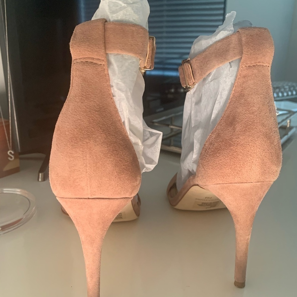 BCBG heels - Picture 3 of 6